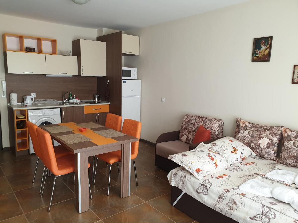 Апартаменти Кастро/Castro Apartments Carevo Exteriér fotografie