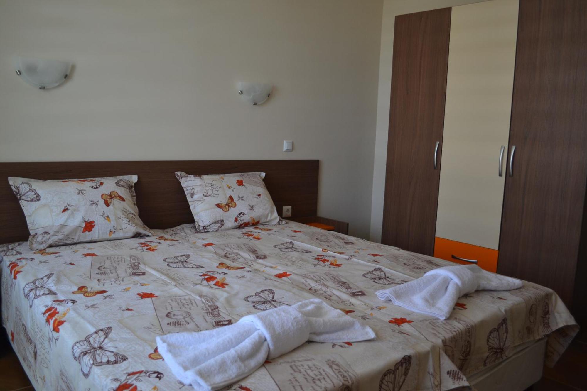 Апартаменти Кастро/Castro Apartments Carevo Exteriér fotografie