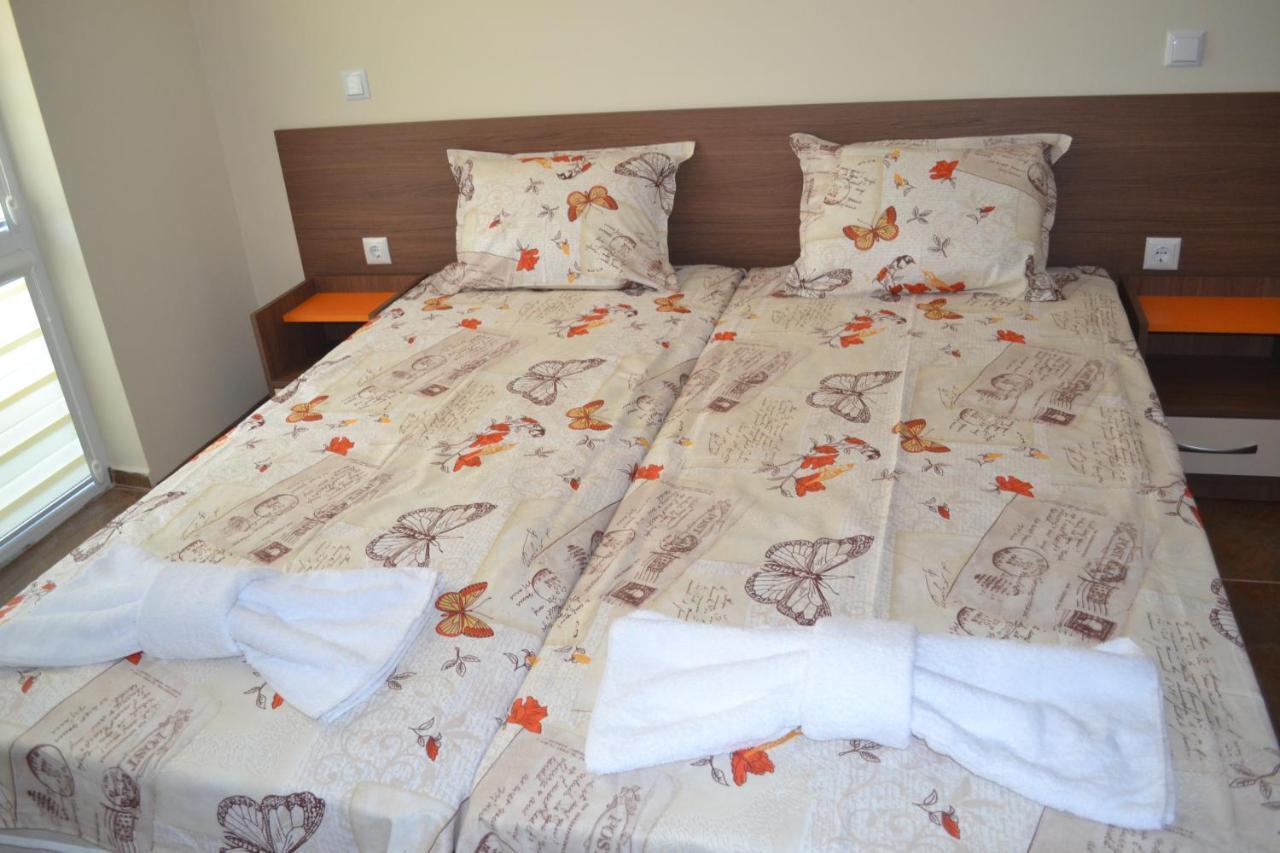 Апартаменти Кастро/Castro Apartments Carevo Exteriér fotografie